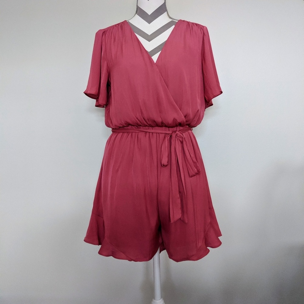 🧜‍♀️ASTR THE LABEL Satin Ruffle Hem Romper, L